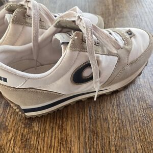 Womens Coach Runner sneakers in the Chalk and Midnight Navy colorway. Size 9.